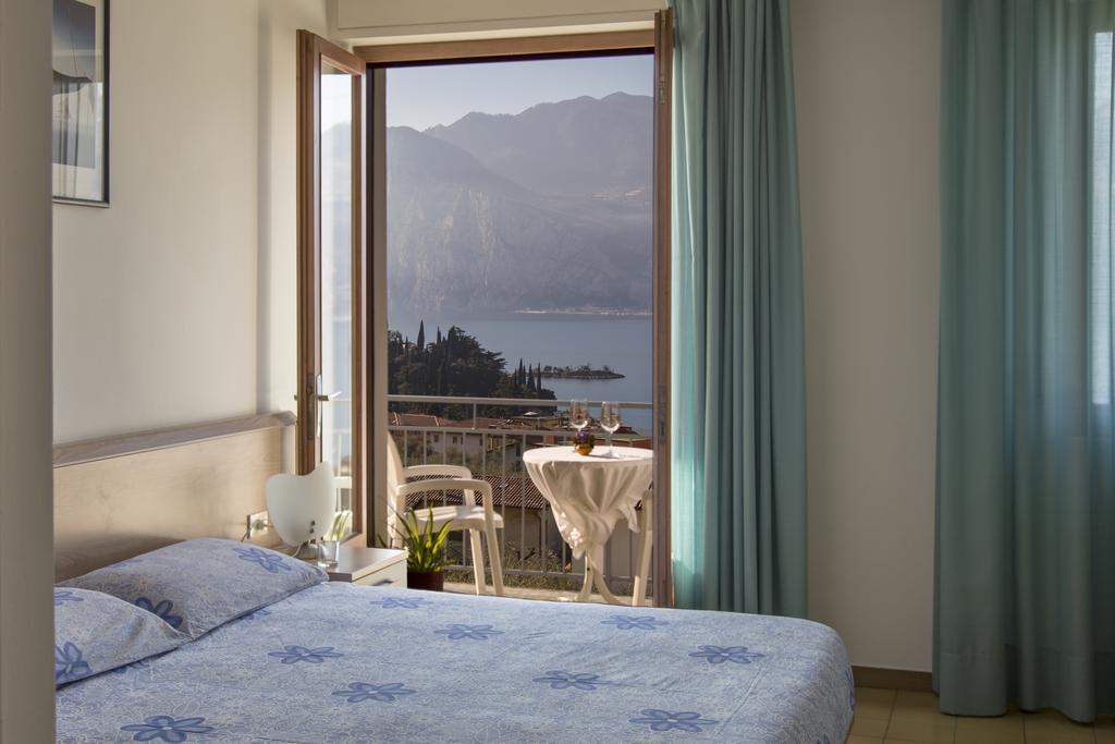 Casa Bianca Hotel มัลเชซิเน ภายนอก รูปภาพ
